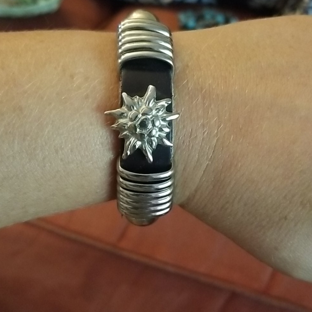 Leather bracelet
